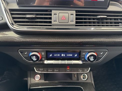 Used 2024 Audi SQ5 Premium image 26