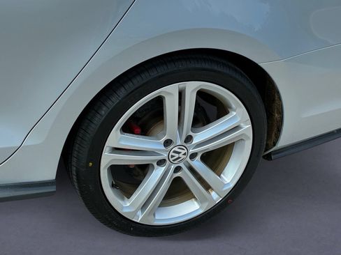 Used 2016 Volkswagen Jetta GLI FWD image 9