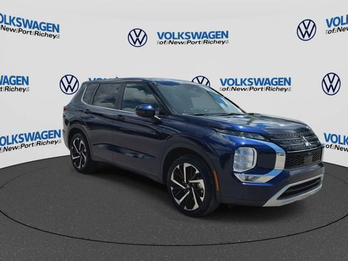 Used 2024 Mitsubishi Outlander SE FWD image 2