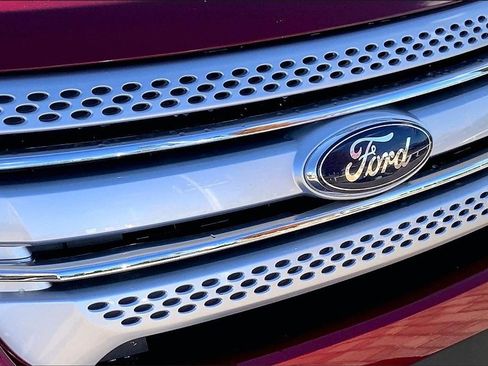 Used 2015 Ford Explorer XLT w/ Equipment Group 202B image 31