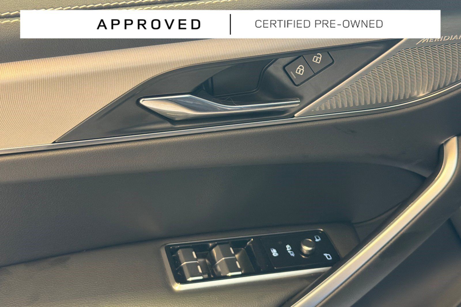Used 2025 Jaguar F-PACE R-Dynamic S AWD/4WD image 14