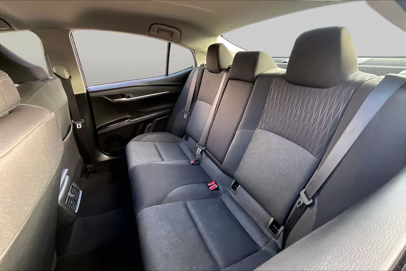 Used 2025 Toyota Camry LE FWD image 19