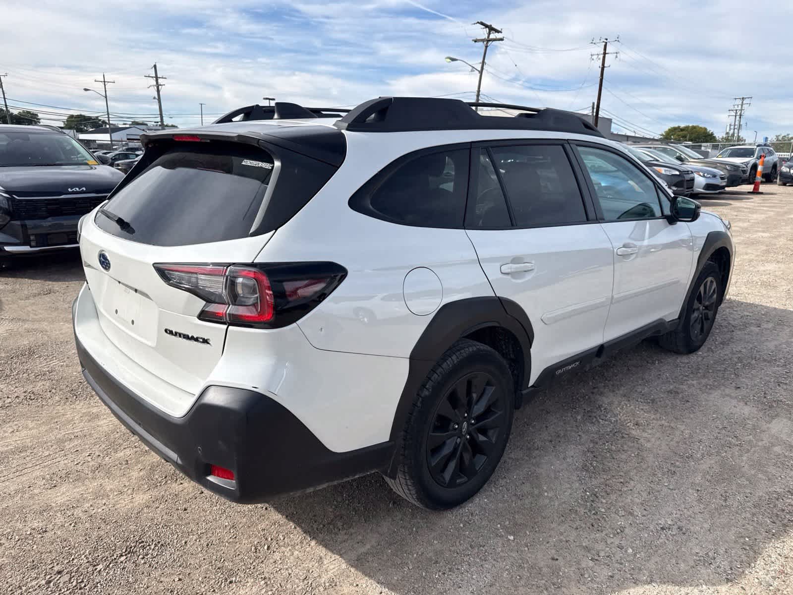 Used 2023 Subaru Outback Onyx Edition AWD/4WD image 3