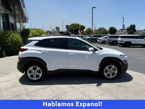 Certified 2022 Hyundai Kona SEL w/ Convenience Package AWD/4WD image 2