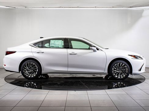 New 2025 Lexus ES 350 Ultra Luxury image 6