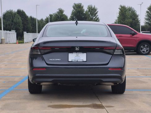 Used 2023 Honda Accord EX image 7