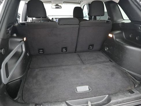 Used 2017 Jeep Cherokee Latitude FWD image 9