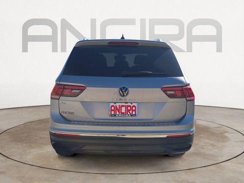 Certified 2023 Volkswagen Tiguan SE image 9