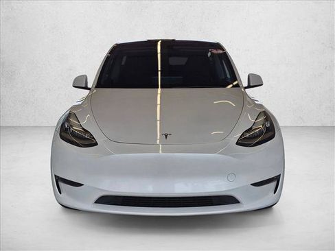 Used 2023 Tesla Model Y Long Range AWD/4WD image 2