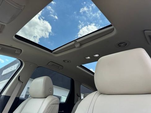 Used 2018 Buick Enclave Premium w/ LPO, Luxury Package AWD/4WD image 12