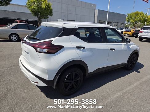 Used 2024 Nissan Kicks S FWD image 5