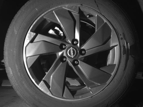 Used 2025 Nissan Rogue SV image 15