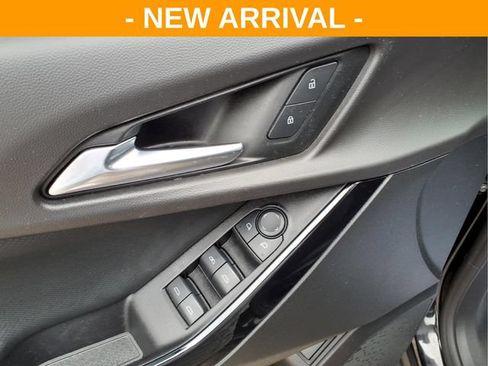 Used 2025 Chevrolet Equinox LT w/ Convenience Package II FWD image 16