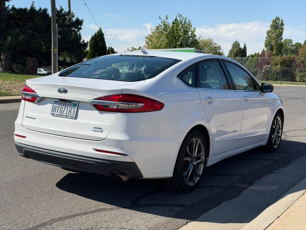 Used 2020 Ford Fusion SEL FWD image 5