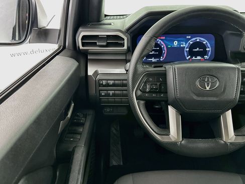 Used 2025 Toyota Tacoma TRD Off-Road AWD/4WD image 10
