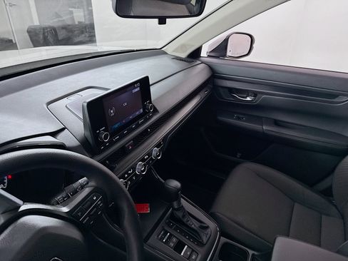 Used 2025 Honda CR-V EX image 6