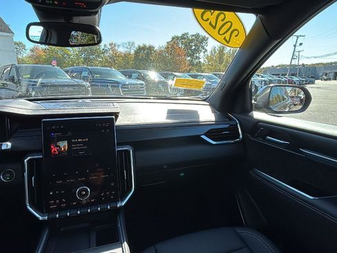 New 2025 GMC Acadia Elevation w/ Elevation Premium Package image 27