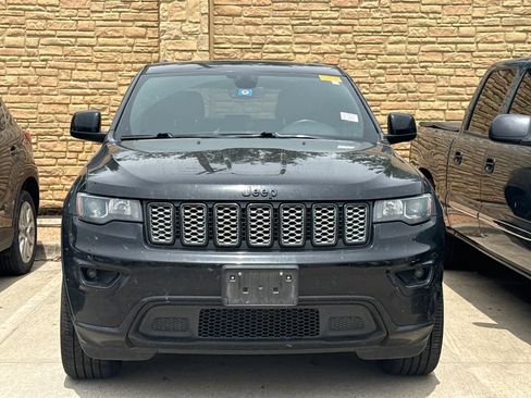 Used 2019 Jeep Grand Cherokee Altitude RWD image 2