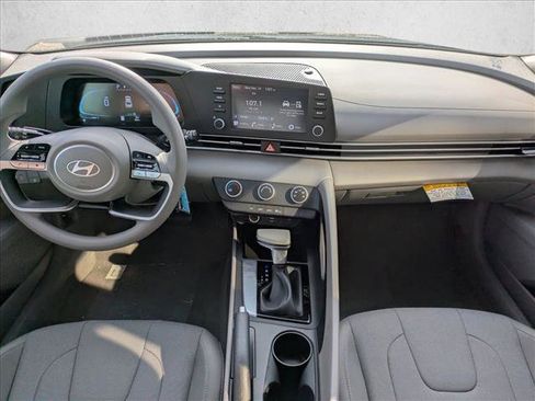 New 2026 Hyundai Elantra SE image 17