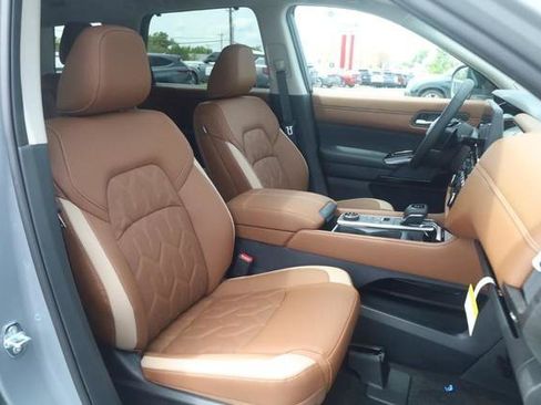 New 2026 Nissan Pathfinder Platinum AWD/4WD image 22