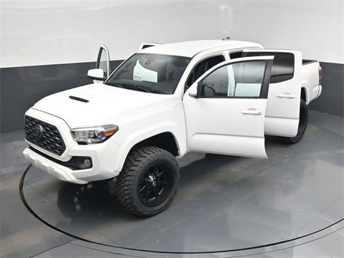 Used 2020 Toyota Tacoma TRD Off-Road image 52