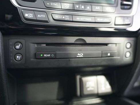 Used 2017 Honda Pilot Elite image 32