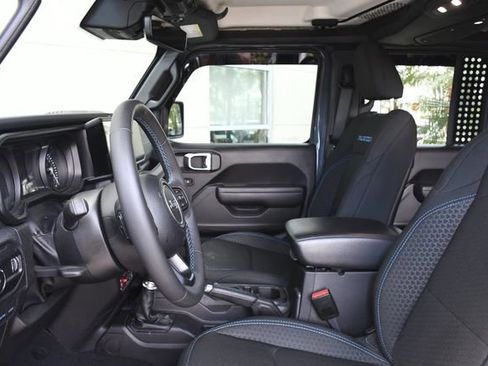 Used 2024 Jeep Wrangler Unlimited Rubicon 4xe w/ Technology Group image 23