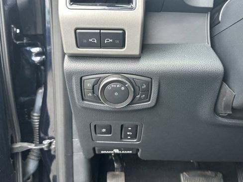 Used 2022 Ford F250 Lariat w/ Lariat Ultimate Package AWD/4WD image 29