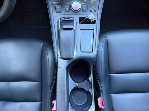 Used 2014 Lexus CT 200h image 30