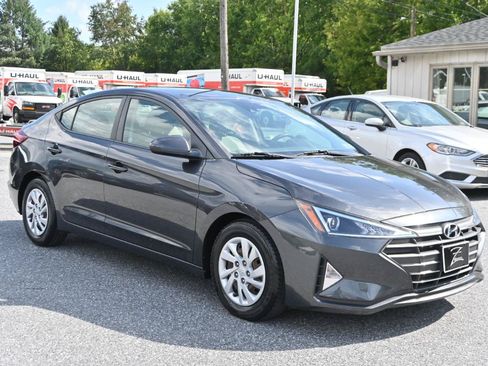 Used 2020 Hyundai Elantra SE FWD image 4