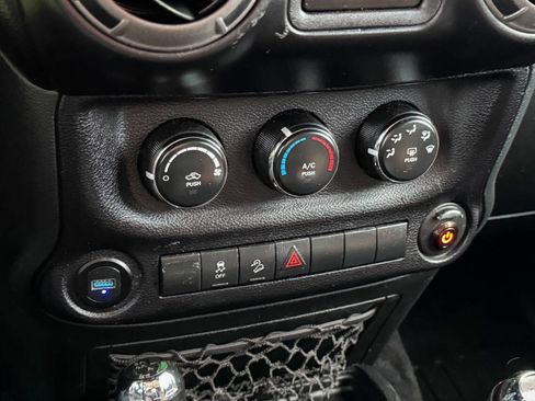 Used 2017 Jeep Wrangler Unlimited Sport w/ Connectivity Group image 29