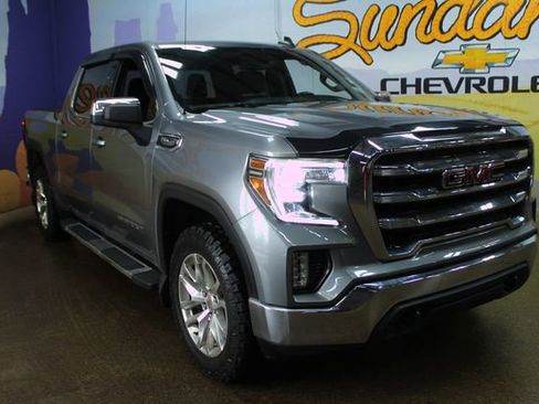 Used 2021 GMC Sierra 1500 SLE w/ X31 Off-Road Package AWD/4WD image 2