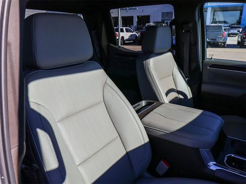 Certified 2024 GMC Sierra 1500 SLT w/ SLT Convenience Package image 19