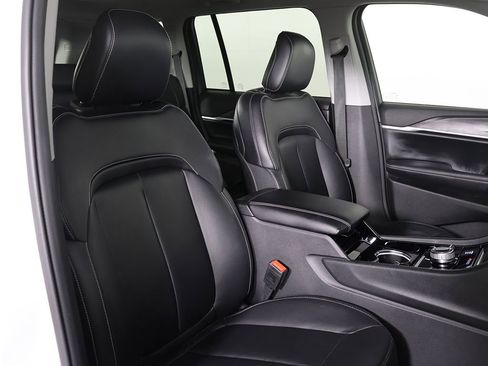 Used 2023 Jeep Grand Cherokee Limited image 27