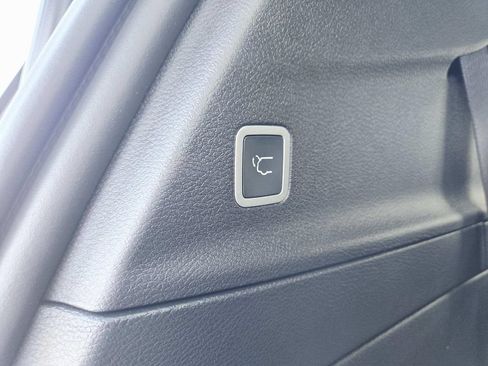 New 2026 Chrysler Pacifica Select FWD image 17