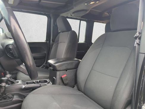 Used 2018 Jeep Wrangler Unlimited Sport S AWD/4WD image 18