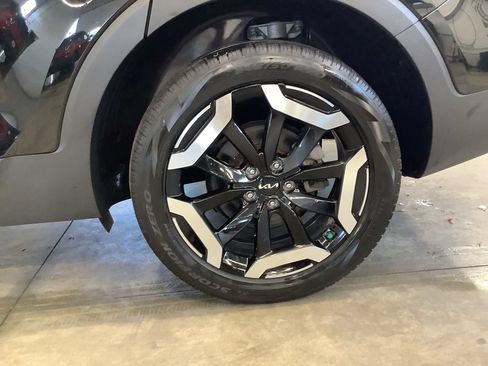Certified 2023 Kia Telluride S w/ S Sunroof Package AWD/4WD image 13