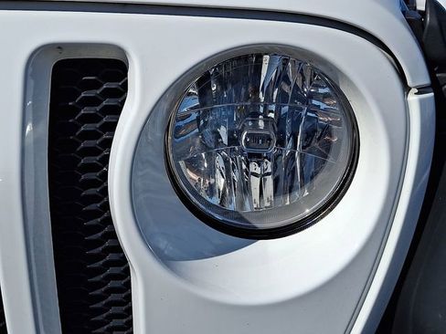 Used 2018 Jeep Wrangler Unlimited Sport S image 9