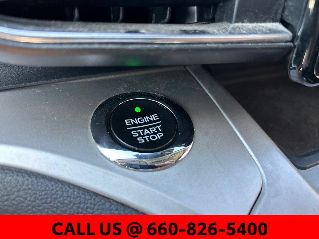 Used 2020 Ford Explorer XLT w/ Equipment Group 202A AWD/4WD image 13