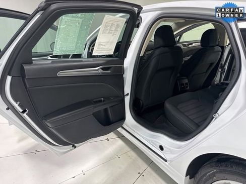 Used 2020 Ford Fusion SE image 23