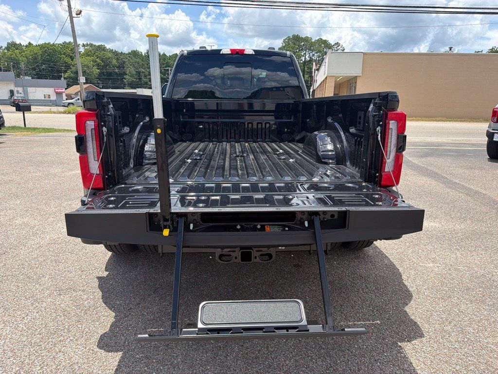 New 2026 Ford F350 Platinum w/ Platinum Plus Package AWD/4WD image 18