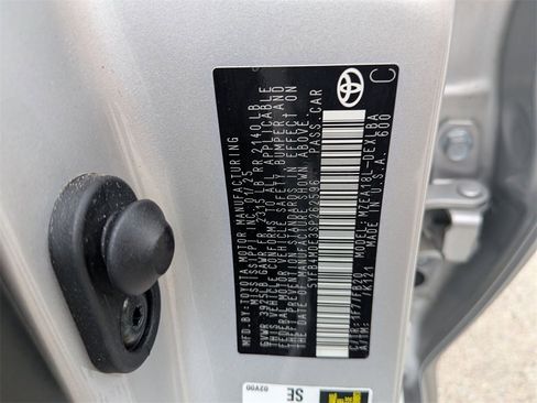 Used 2025 Toyota Corolla LE image 31