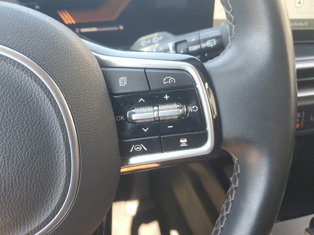 Used 2025 Kia Sorento S AWD/4WD image 21