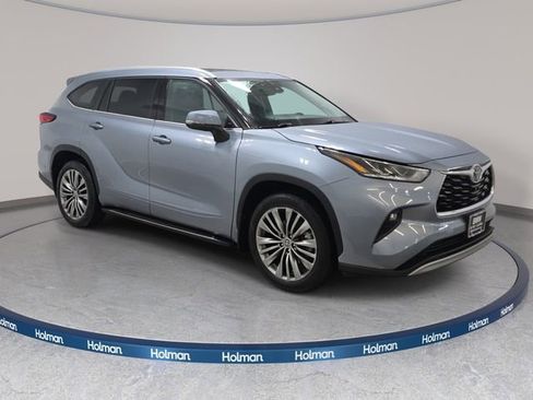 Used 2021 Toyota Highlander Platinum image 4