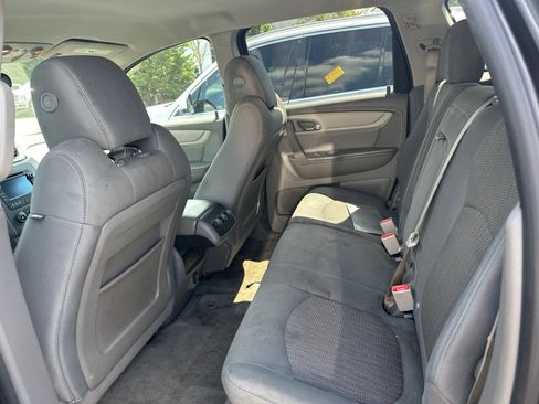 Used 2017 Chevrolet Traverse LS FWD image 5
