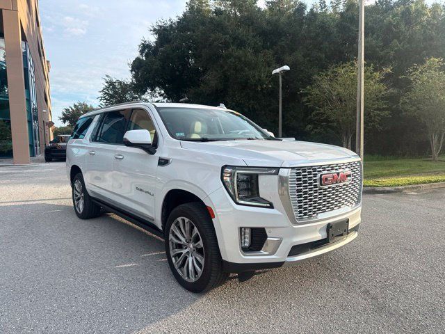Used 2021 GMC Yukon XL Denali w/ Denali Ultimate Package AWD/4WD image 10