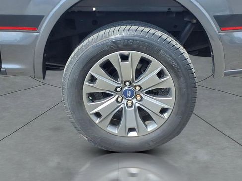 Used 2017 Ford F150 Lariat w/ Equipment Group 502A Luxury AWD/4WD image 4