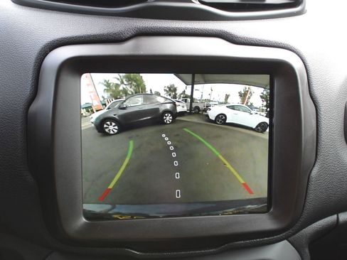 Used 2022 Jeep Renegade Trailhawk image 19