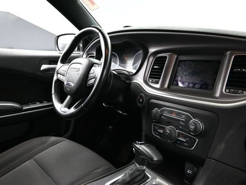 Used 2022 Dodge Charger SXT RWD image 11