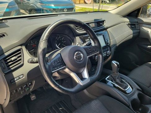 Certified 2020 Nissan Rogue SV FWD image 19